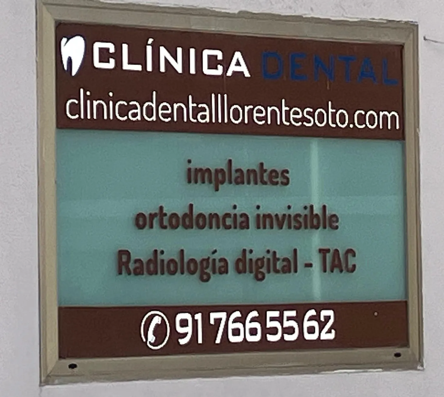 fachada clinica cartel